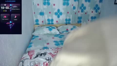 miajoseph_ online show from April 20, 2:36 am