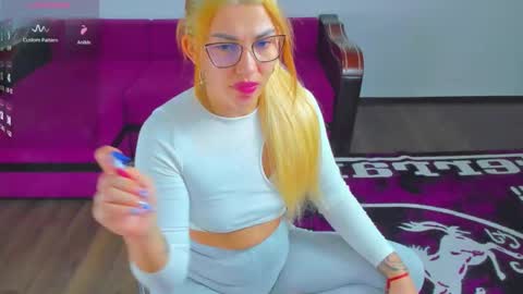 Mia Kittyy online show from November 14, 2:47 am