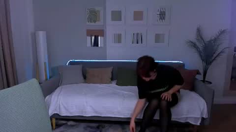mialacrice online show from June 21, 7:31 pm