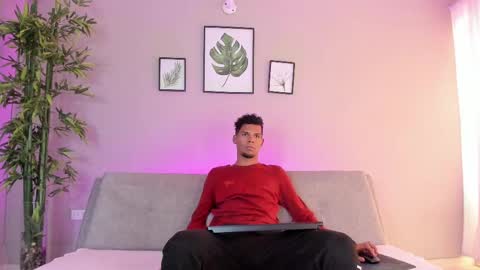 Mia online show from March 10, 6:56 pm