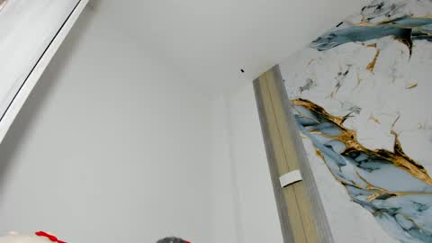 mialuxxi online show from April 22, 7:48 am