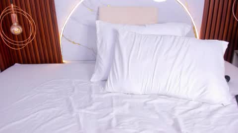 Mia  online show from March 13, 5:22 am