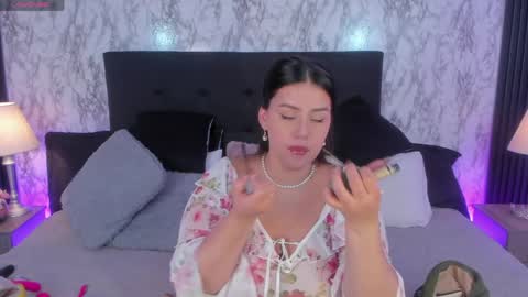 Mia   -5 7001400 Follow  online show from May 20, 1:06 pm