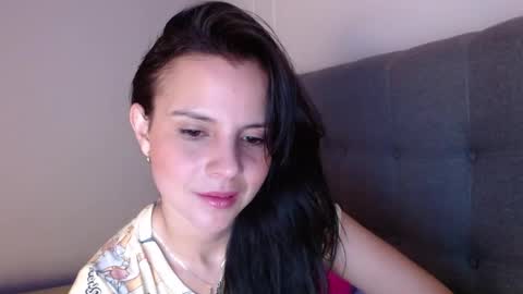 miarobinn_ online show from March 2, 10:14 am