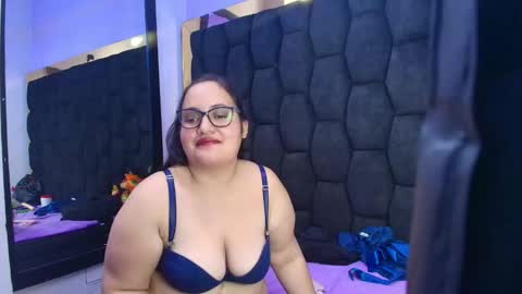 MiaRouse online show from January 9, 1:06 pm