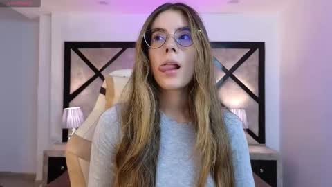 Mia online show from March 2, 7:53 pm