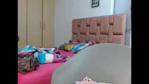 MIA VANESSA online show from February 5, 4:05 am