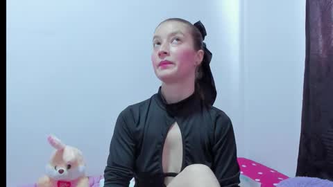 Snapshot of miavolkova_ chatting on September 29, 5:23 pm  Chloe  online show from September 29, 5:23 pm