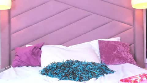 MiaWeiss online show from April 16, 10:12 pm