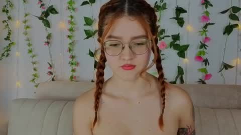 Snapshot of miawinxxx848 chatting on September 30, 9:36 pm Mia Winx  online show from September 30, 9:36 pm