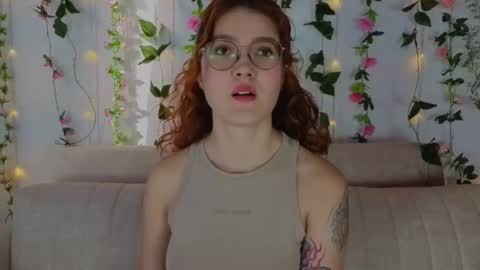 Snapshot of miawinxxx848 chatting on September 15, 9:16 pm Mia Winx  online show from September 15, 9:16 pm