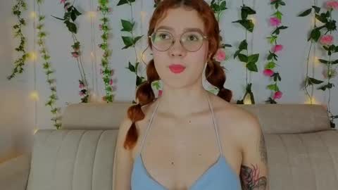 Snapshot of miawinxxx848 chatting on September 26, 2:41 am Mia Winx  online show from September 26, 2:41 am