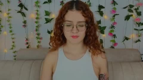 Snapshot of miawinxxx848 chatting on September 28, 1:03 am Mia Winx  online show from September 28, 1:03 am