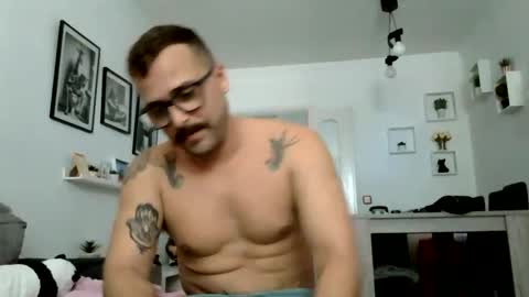 MILO MIAMI online show from June 9, 3:01 pm