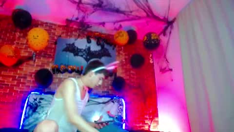 Snapshot of michael_twinkk chatting on October 26, 12:22 am MICHAEL online show from October 26, 12:22 am