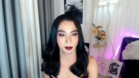 michaelagoddess online show from April 7, 7:54 am