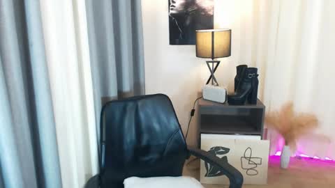 michaelagoddess online show from June 6, 9:37 am