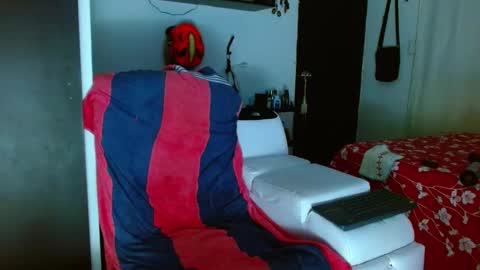 michell_myers online show from February 15, 11:14 pm