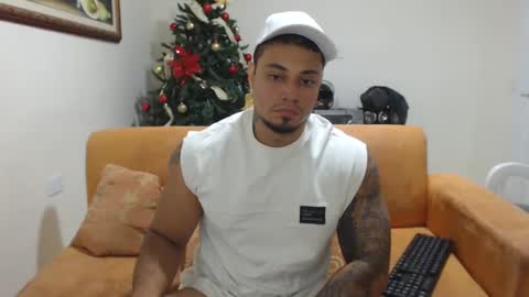 michelle_allen0104 online show from January 16, 4:38 am