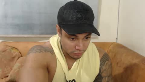 michelle_allen0104 online show from September 13, 4:15 am