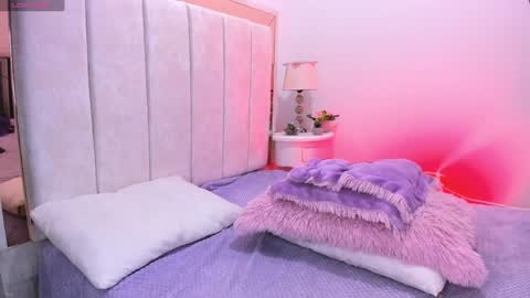 Snapshot of michelle_madson_ chatting on January 24, 1:57 pm michelle_madson_ online show from January 24, 1:57 pm