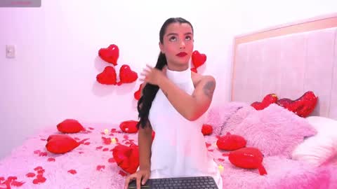 Snapshot of michelle_madson_ chatting on February 14, 1:29 pm michelle_madson_ online show from February 14, 1:29 pm