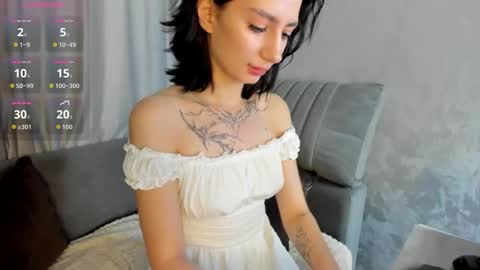 Snapshot of michelle_murray chatting on October 13, 1:51 am ichelle online show from October 13, 1:51 am