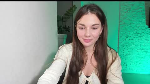 Michellee online show from December 4, 6:51 pm