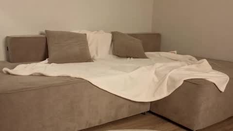 mickeydior online show from February 7, 5:21 am