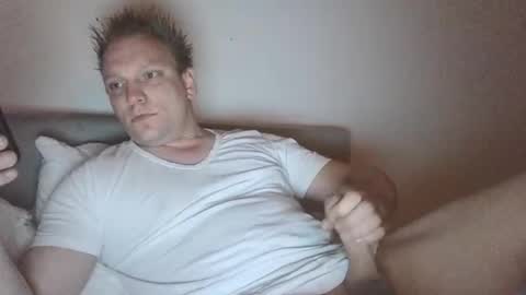 mickkxl online show from December 30, 9:48 am