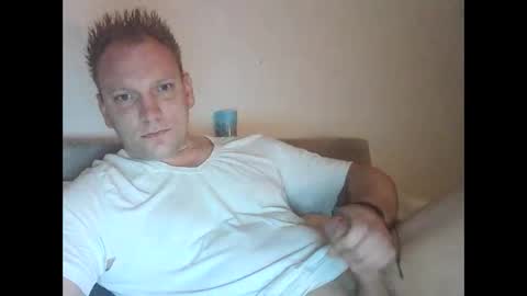 mickkxl online show from December 15, 11:39 am