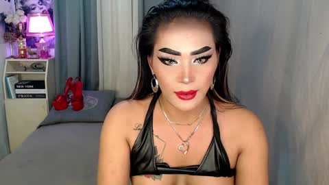 Snapshot of midnightraven27 chatting on February 24, 12:20 am  Dont forget to follow online show from February 24, 12:20 am