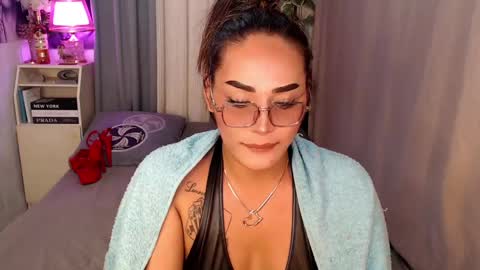 Snapshot of midnightraven27 chatting on January 10, 9:10 pm  Dont forget to follow online show from January 10, 9:10 pm