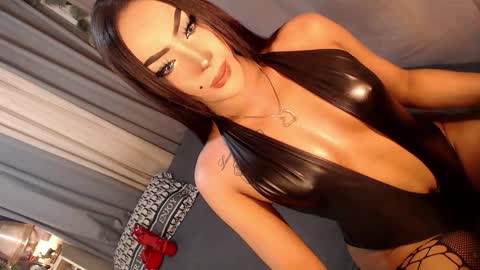 Snapshot of midnightraven27 chatting on September 8, 9:14 pm  Dont forget to follow online show from September 8, 9:14 pm