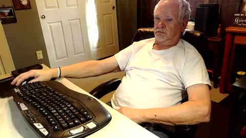 midwestdad09 online show from October 22, 9:27 pm