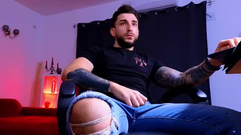 MightyAaron online show from November 5, 4:36 am