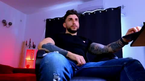 MightyAaron online show from April 1, 1:41 pm