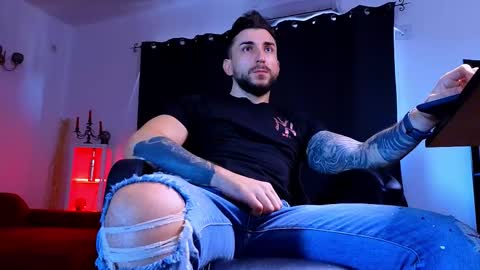 MightyAaron online show from October 19, 7:46 am