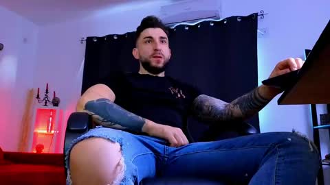 MightyAaron online show from June 4, 3:34 am