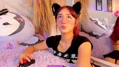 Snapshot of miia__baker chatting on February 25, 12:05 pm   online show from February 25, 12:05 pm