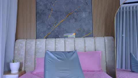 miia scoott  online show from March 31, 12:16 pm