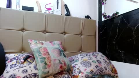 miia online show from February 26, 10:16 am