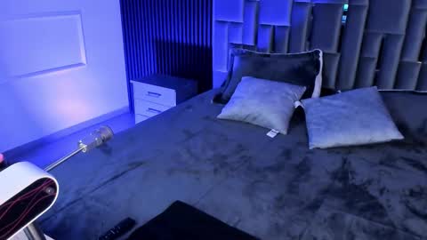 Mia Monroe online show from November 19, 8:18 pm