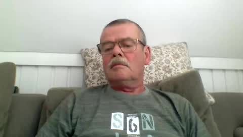 mikael42 online show from May 24, 1:17 pm