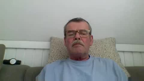 mikael42 online show from April 25, 1:02 pm