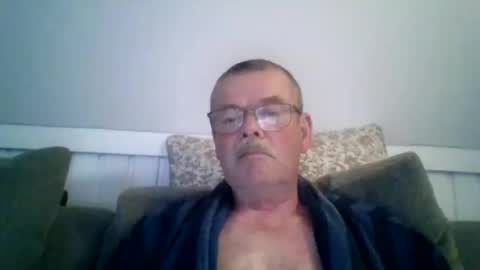mikael42 online show from May 19, 6:48 pm