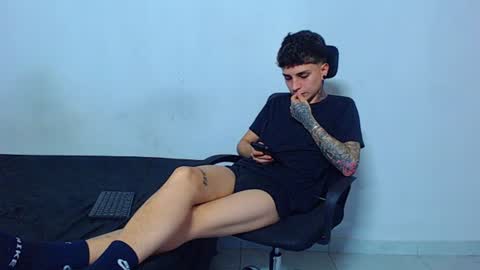 Mike IMDEPENDIENT MODEL online show from June 13, 2:00 am