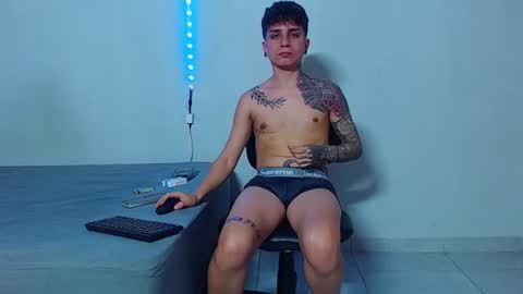 Mike IMDEPENDIENT MODEL online show from November 11, 2:14 am