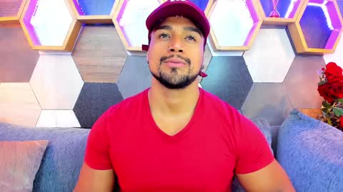 Snapshot of mike_estevess chatting on February 6, 11:42 am   online show from February 6, 11:42 am