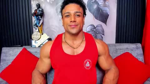 Snapshot of mike_estevess chatting on October 6, 12:17 am   online show from October 6, 12:17 am